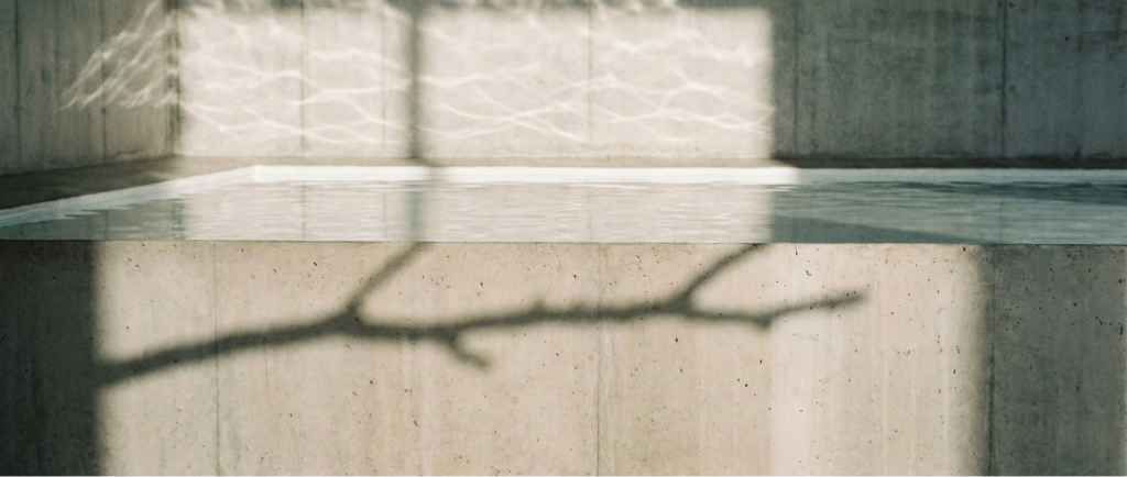 Minimalistisches Bild symbolisiert innere Ruhe und Selbstakzeptanz